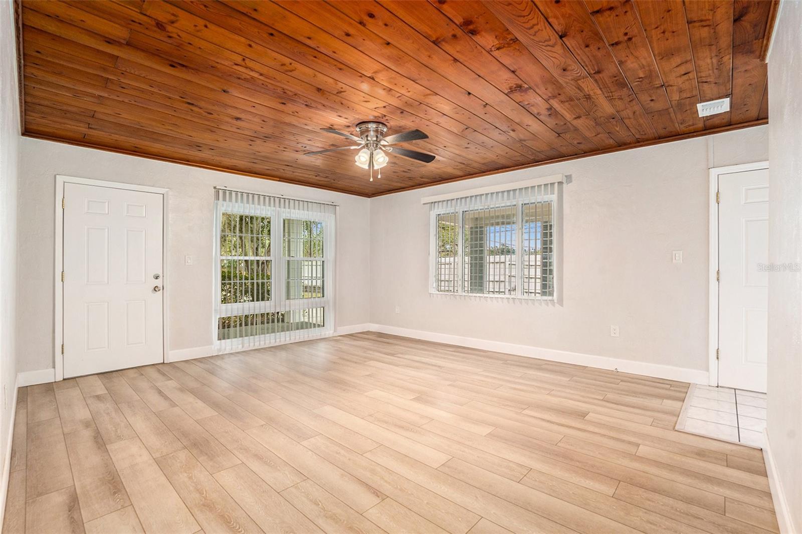 5305 WHITEWAY DR, TEMPLE TERRACE, FL, 33617