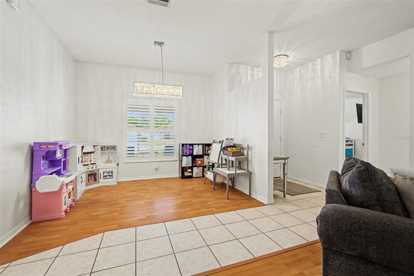 2333 TOWERING OAKS CIR, SEFFNER, FL, 33584