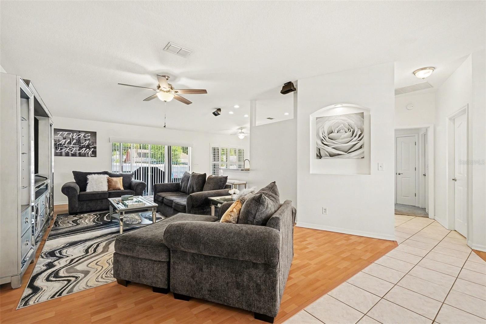 2333 TOWERING OAKS CIR, SEFFNER, FL, 33584