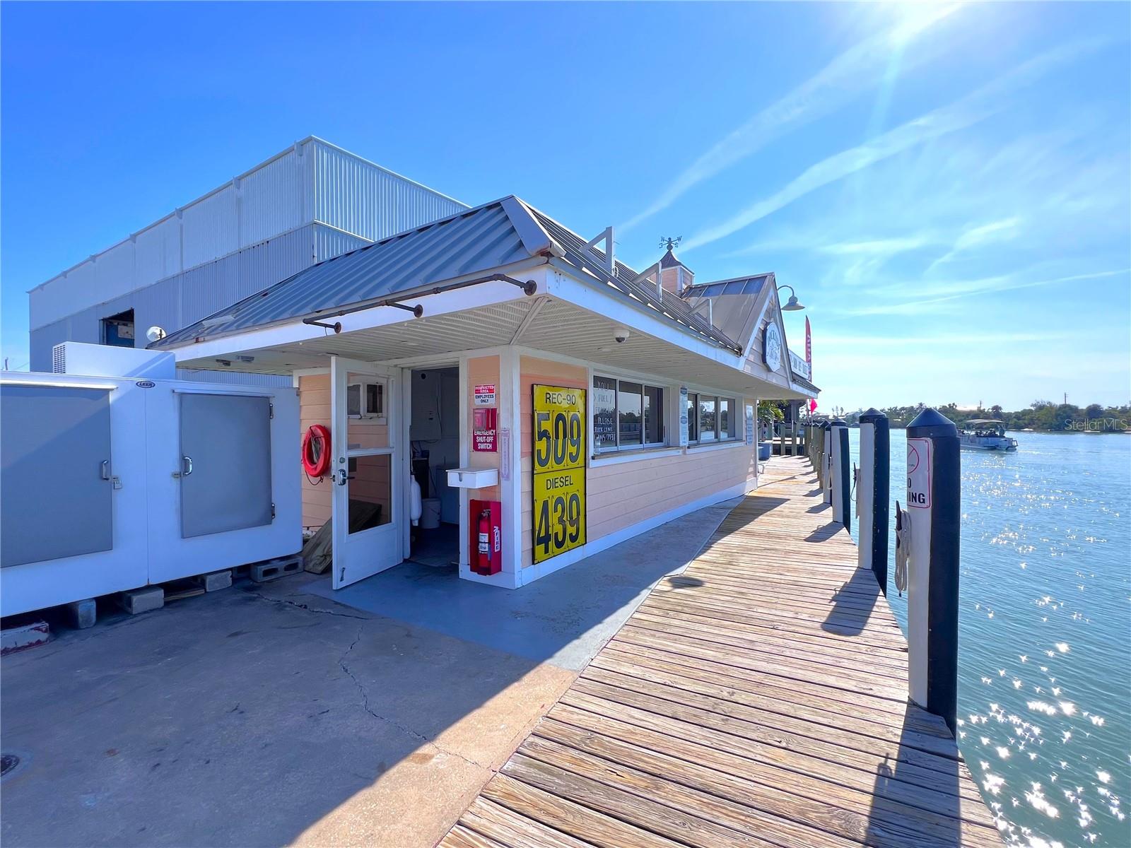 100 CIRCUIT RD #N-115, NOKOMIS, FL, 34275