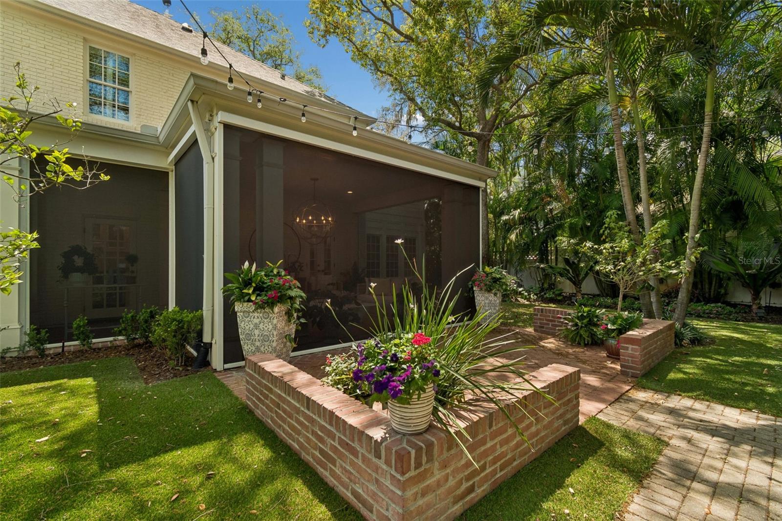 3011 W HAWTHORNE RD, TAMPA, FL, 33611