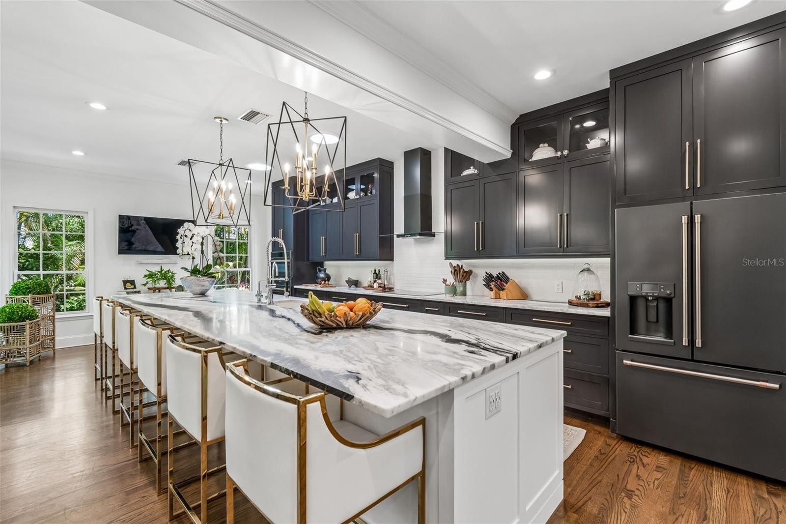 3011 W HAWTHORNE RD, TAMPA, FL, 33611