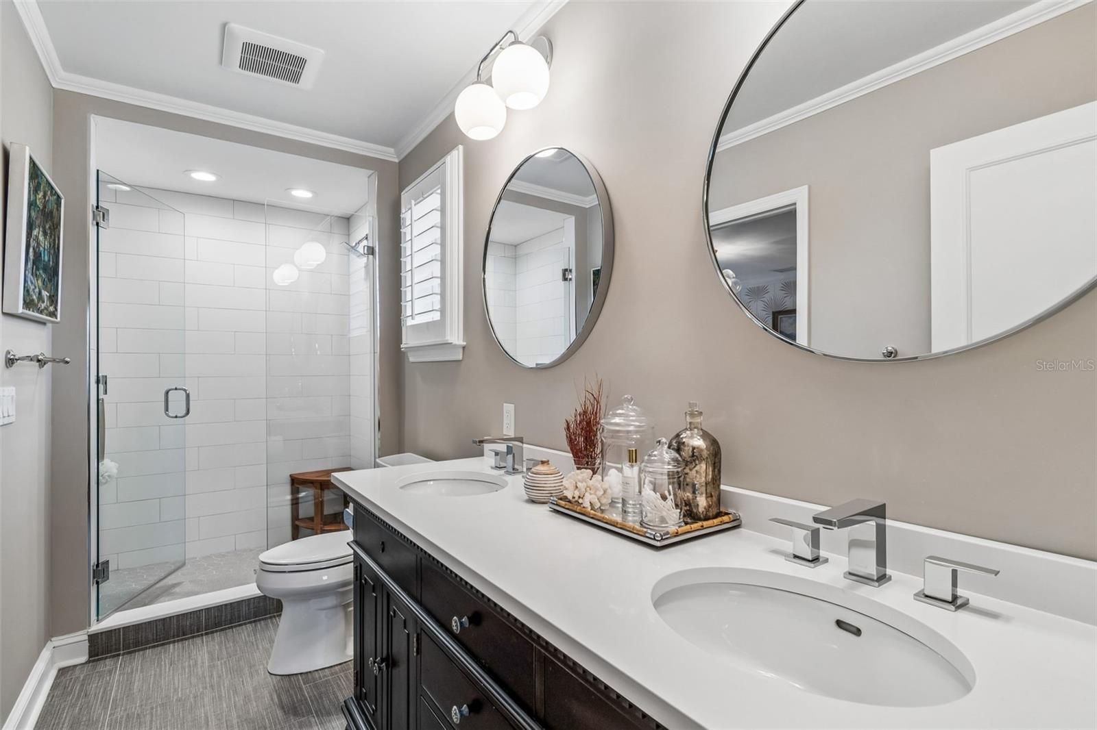 3011 W HAWTHORNE RD, TAMPA, FL, 33611