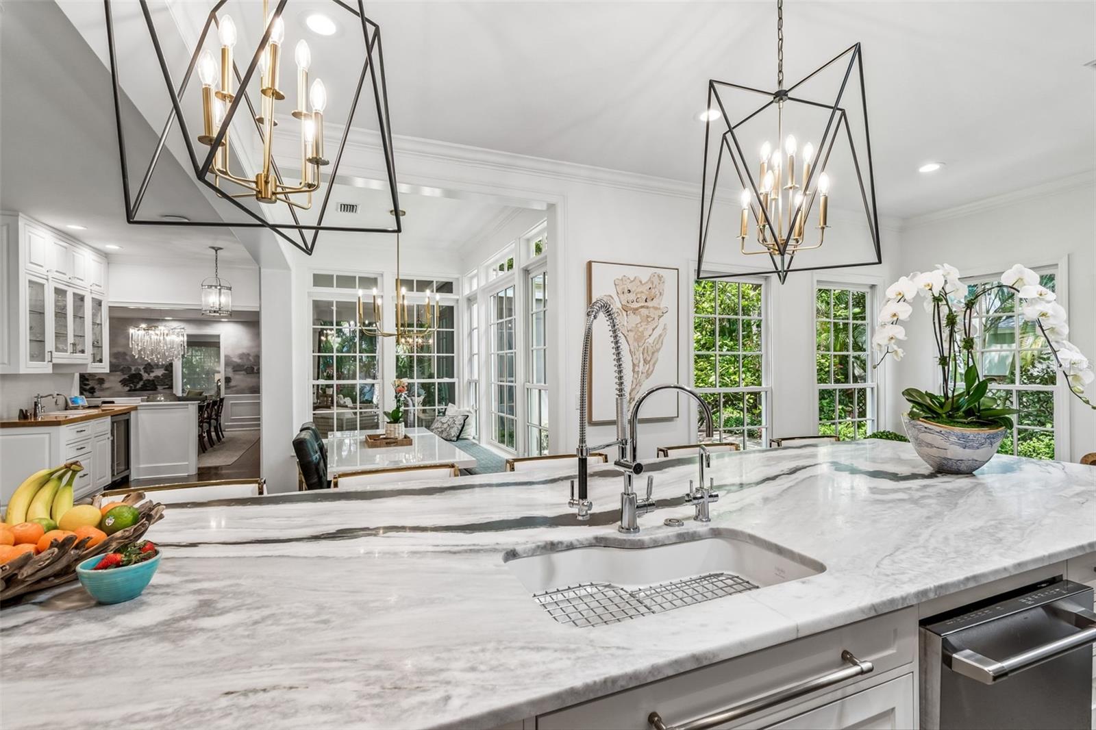 3011 W HAWTHORNE RD, TAMPA, FL, 33611