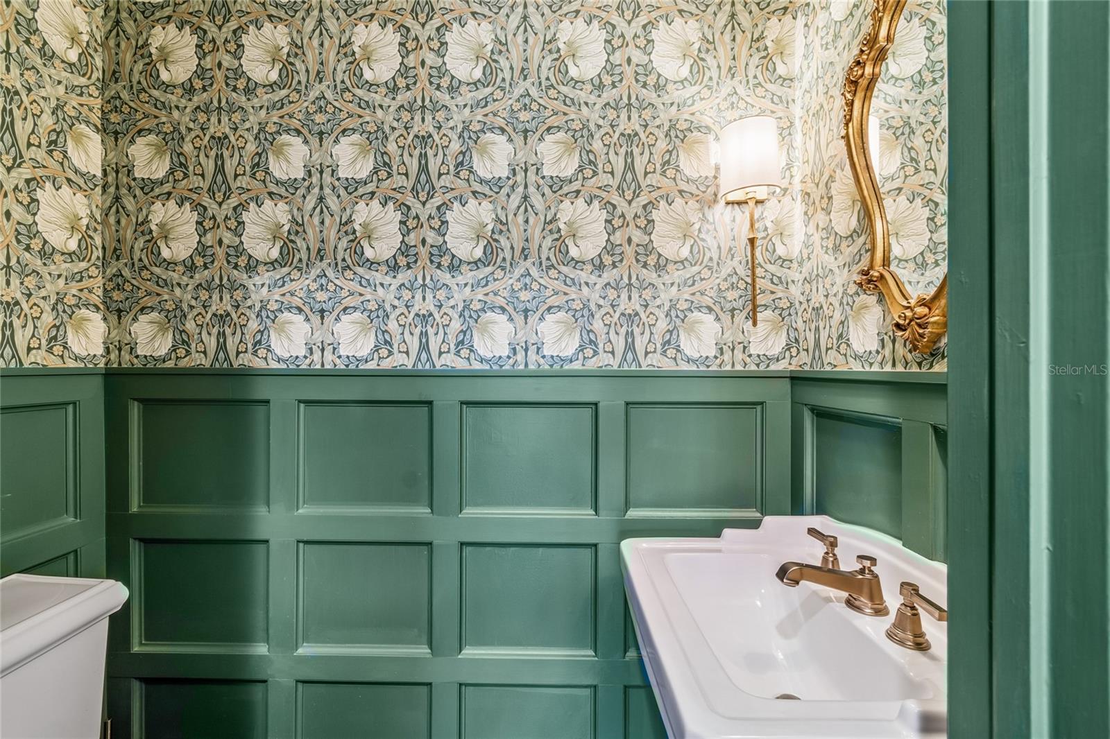 3011 W HAWTHORNE RD, TAMPA, FL, 33611