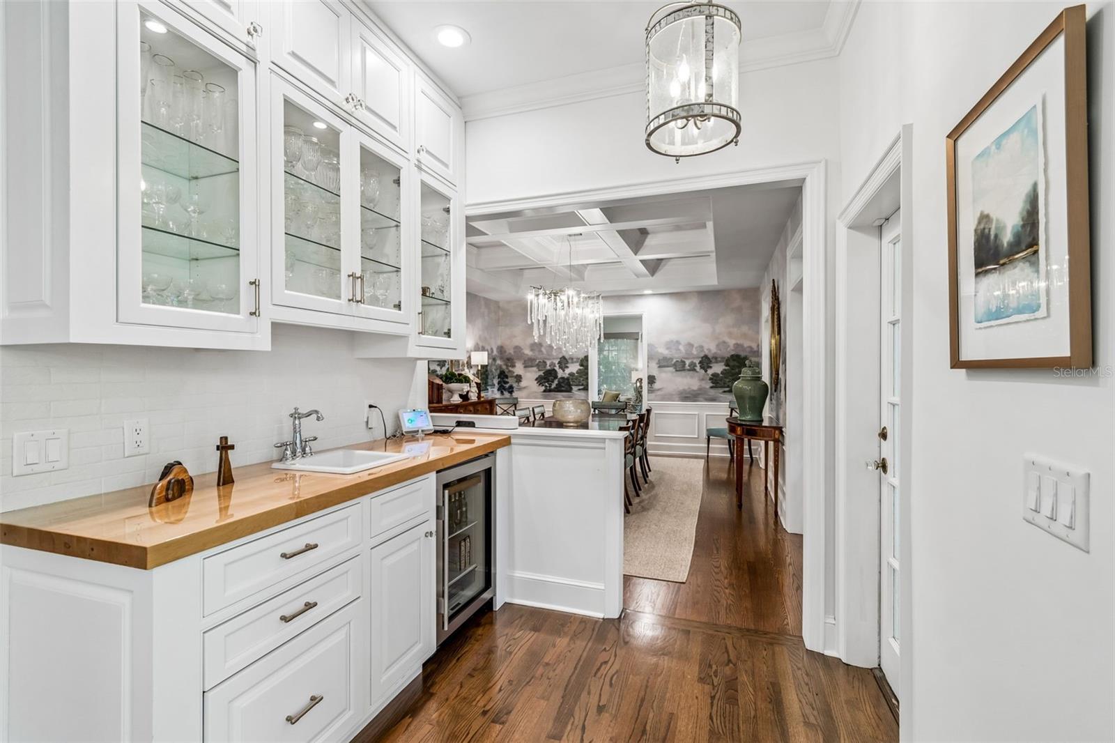 3011 W HAWTHORNE RD, TAMPA, FL, 33611