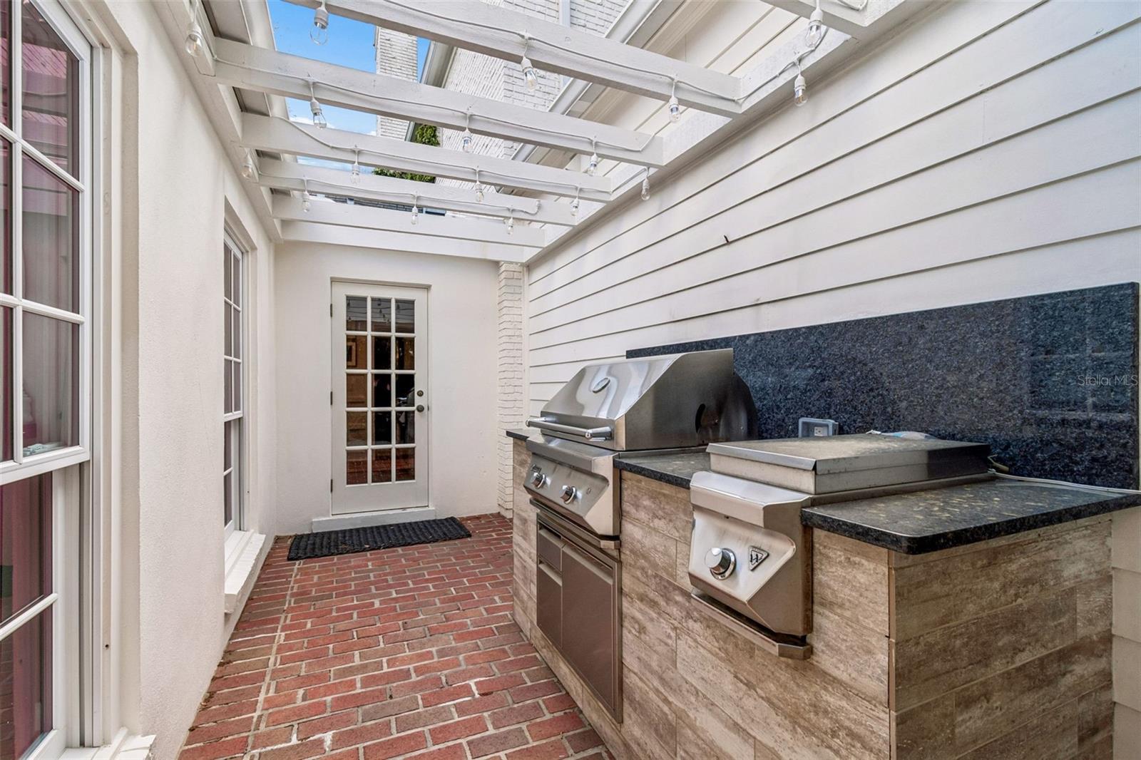 3011 W HAWTHORNE RD, TAMPA, FL, 33611