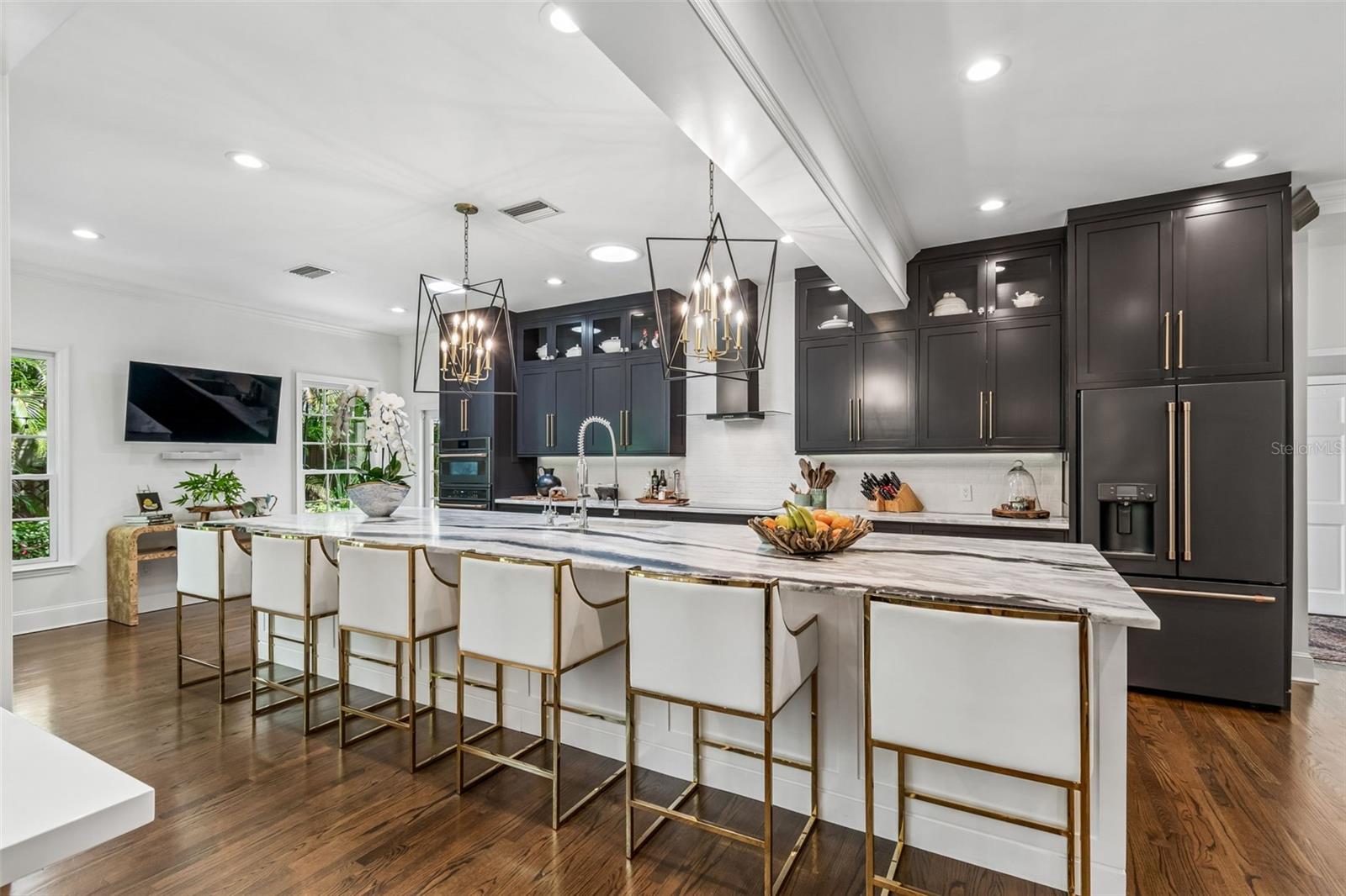 3011 W HAWTHORNE RD, TAMPA, FL, 33611