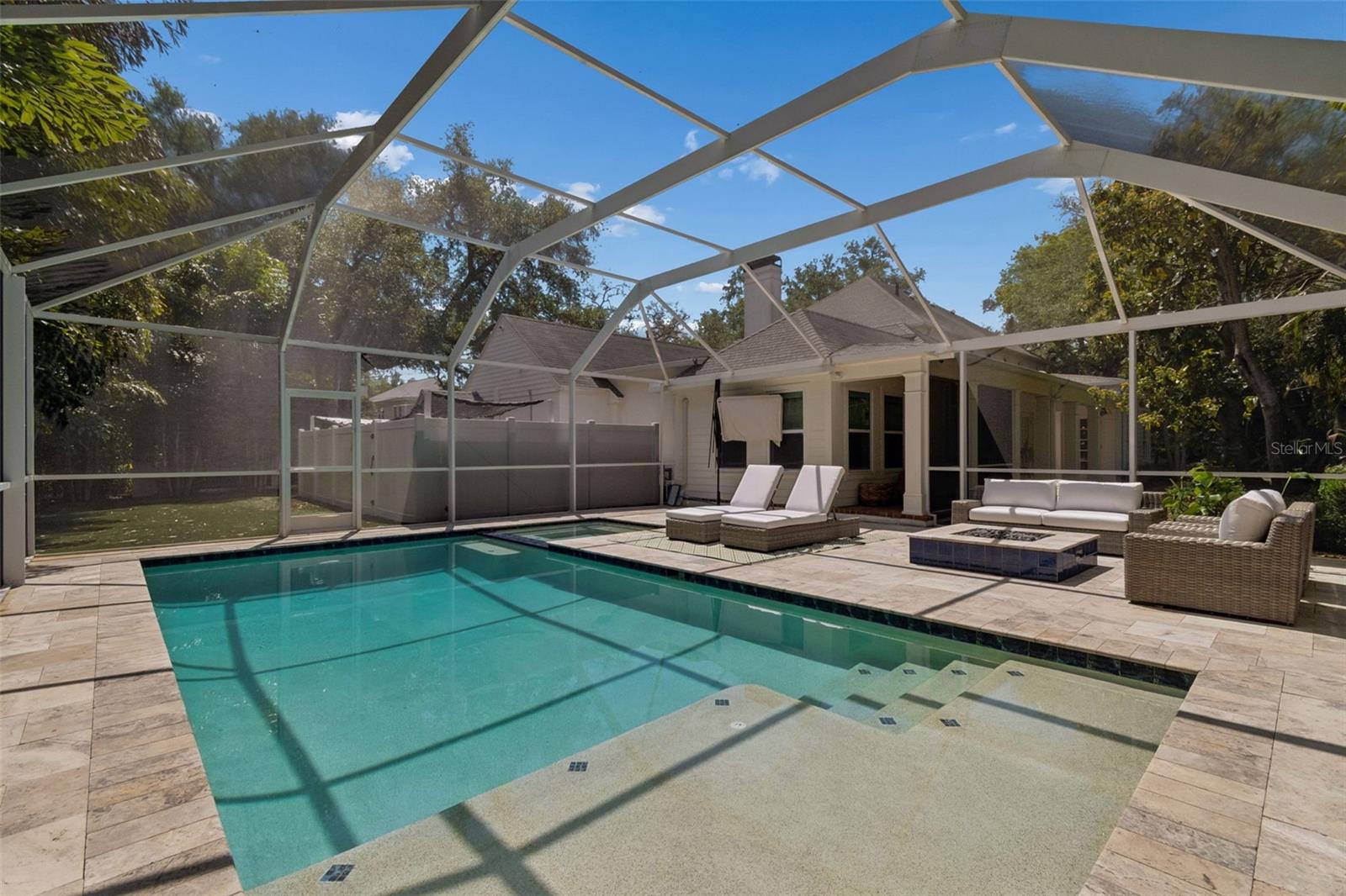 3011 W HAWTHORNE RD, TAMPA, FL, 33611