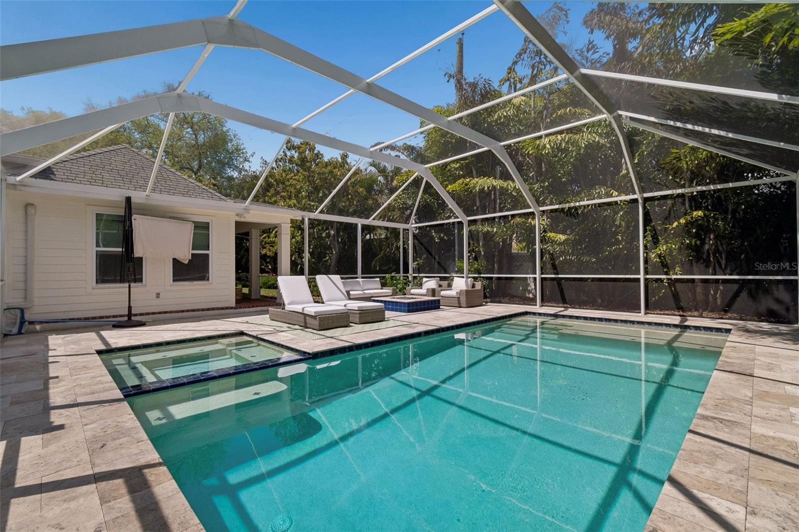 3011 W HAWTHORNE RD, TAMPA, FL, 33611