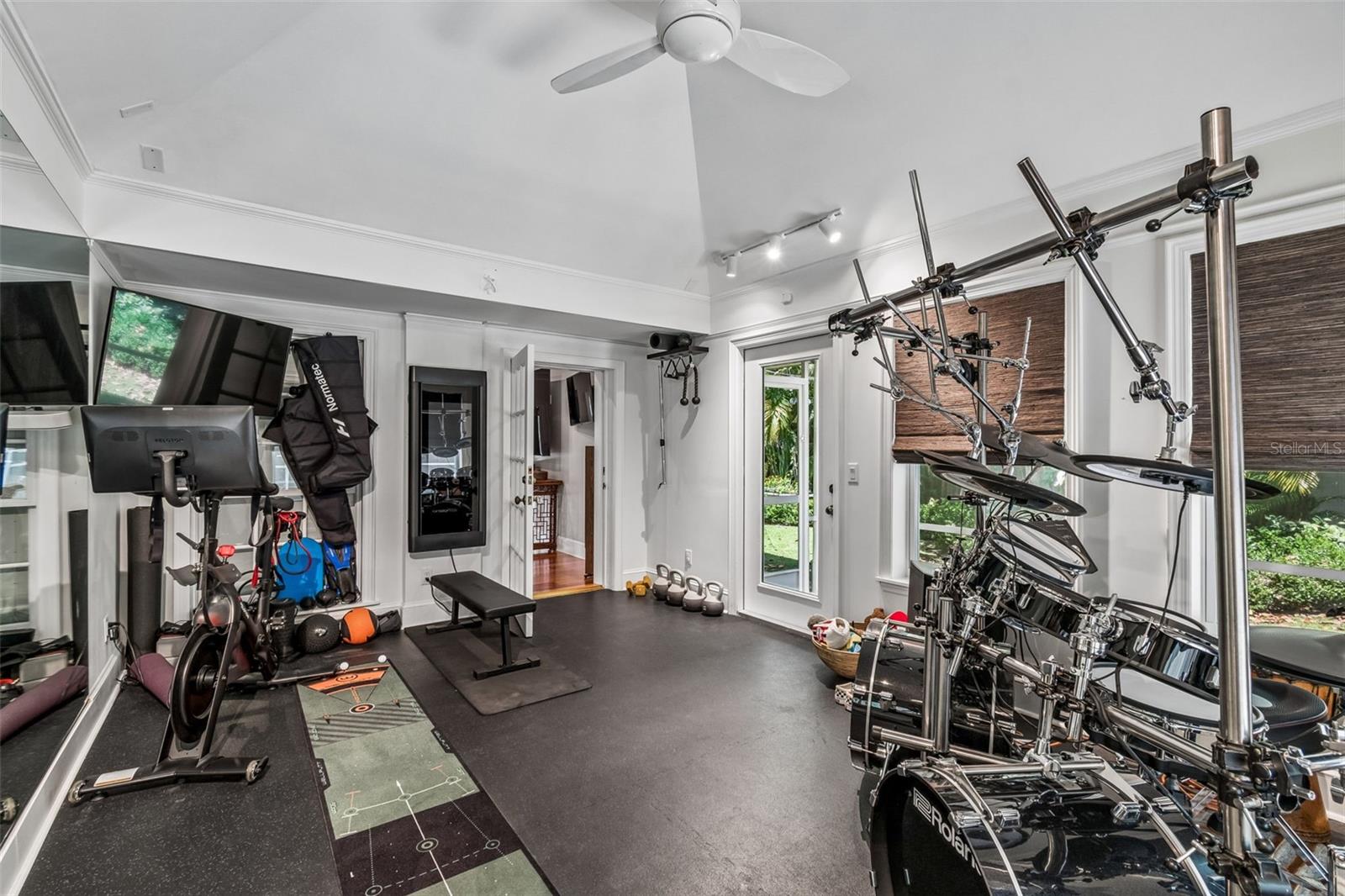 3011 W HAWTHORNE RD, TAMPA, FL, 33611