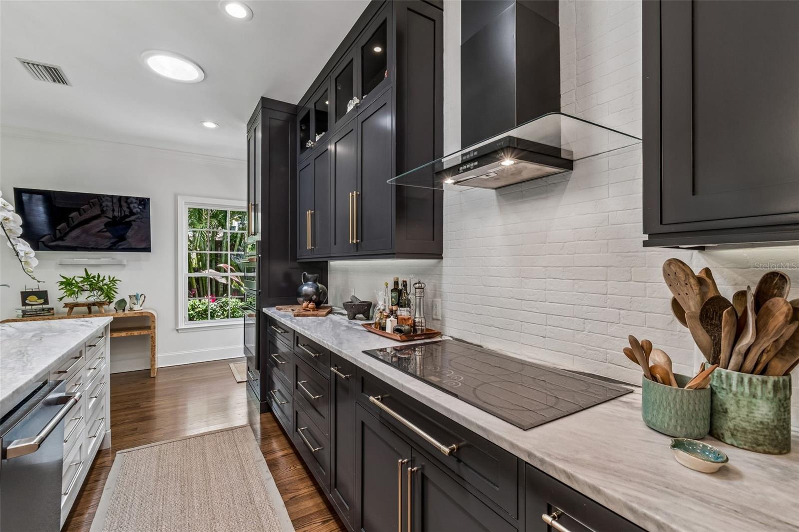 3011 W HAWTHORNE RD, TAMPA, FL, 33611