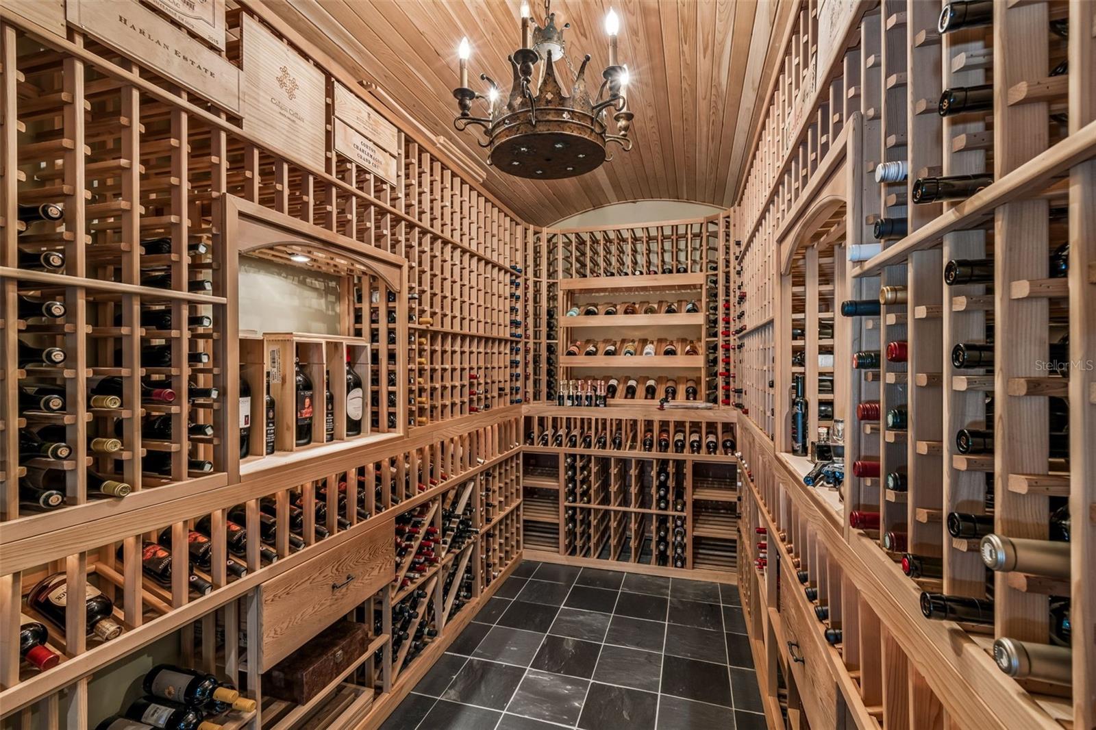 3011 W HAWTHORNE RD, TAMPA, FL, 33611