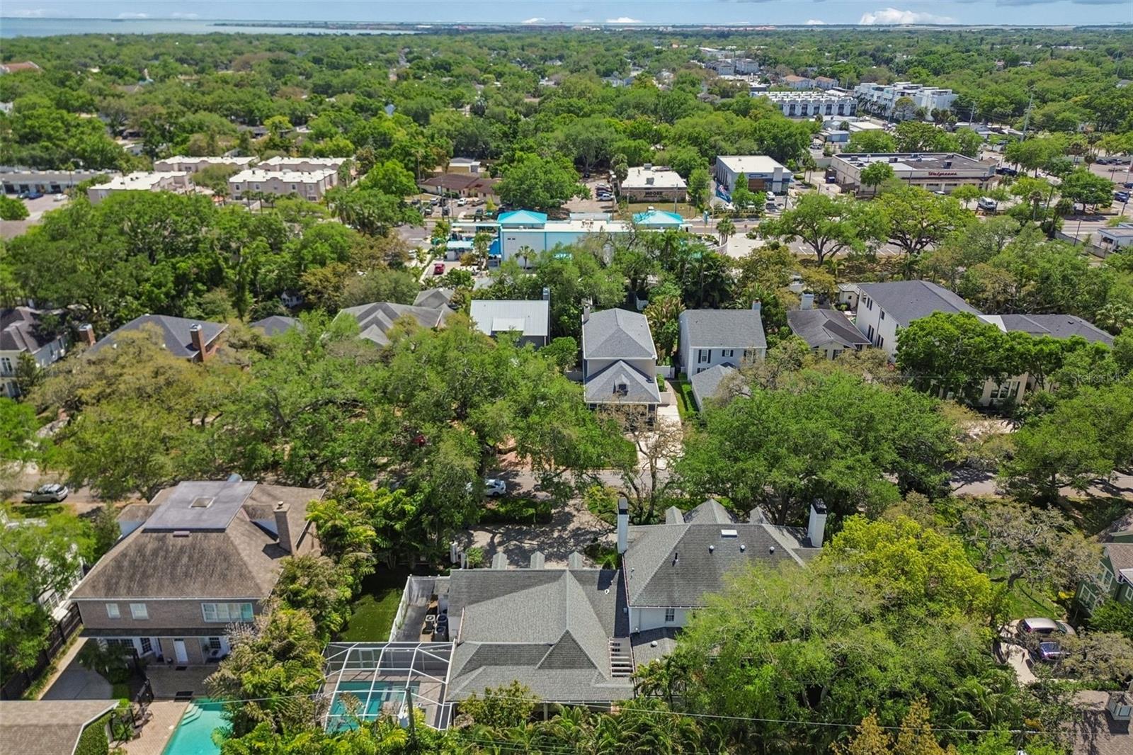 3011 W HAWTHORNE RD, TAMPA, FL, 33611