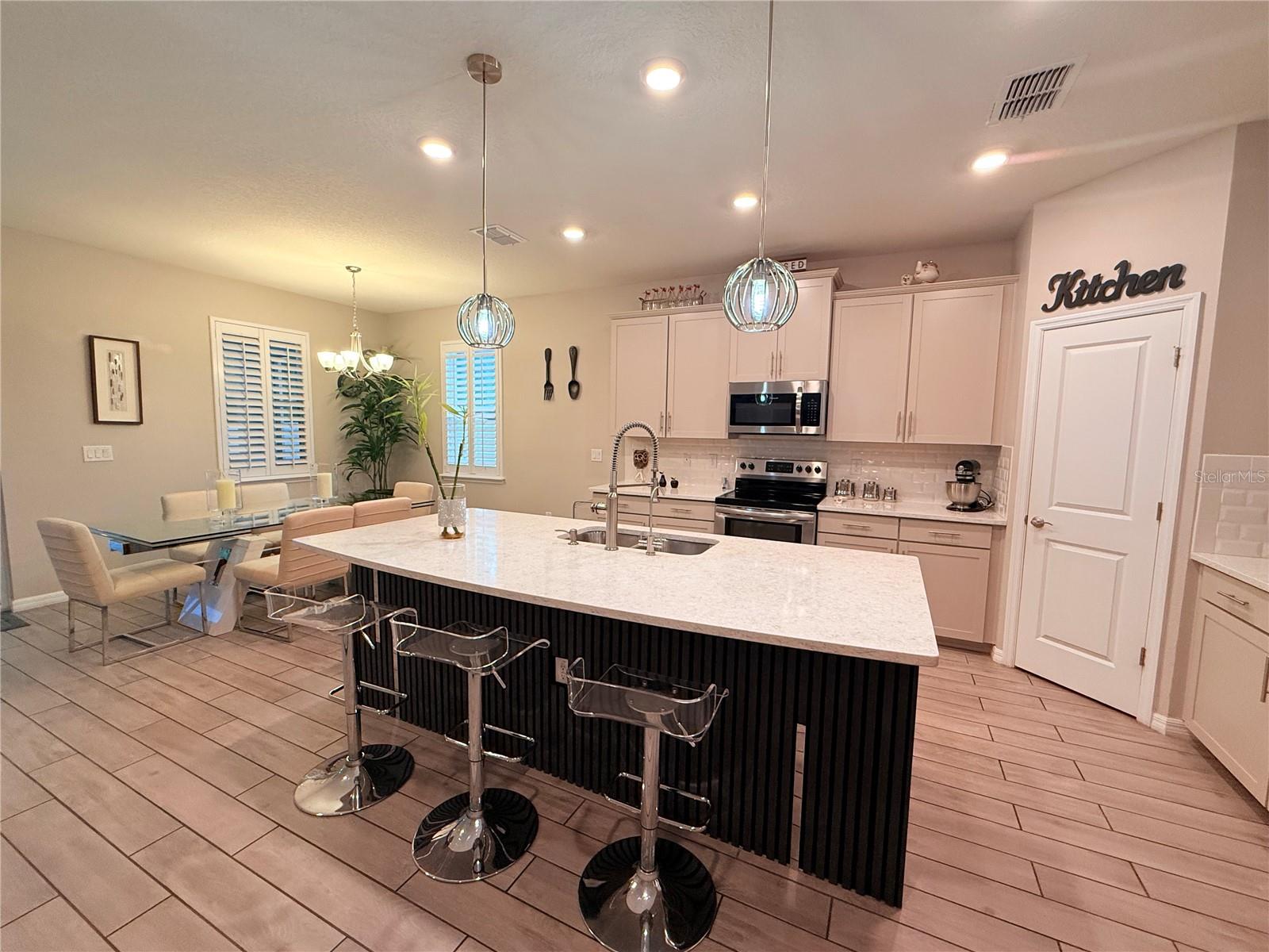 8321 PRAISE DR, TAMPA, FL, 33625