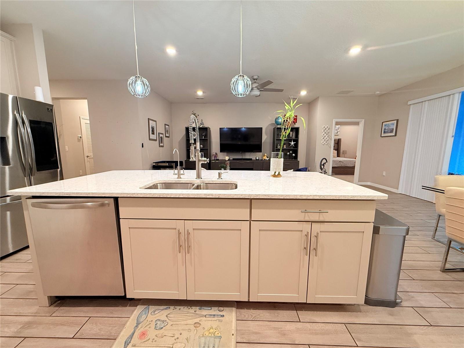 8321 PRAISE DR, TAMPA, FL, 33625