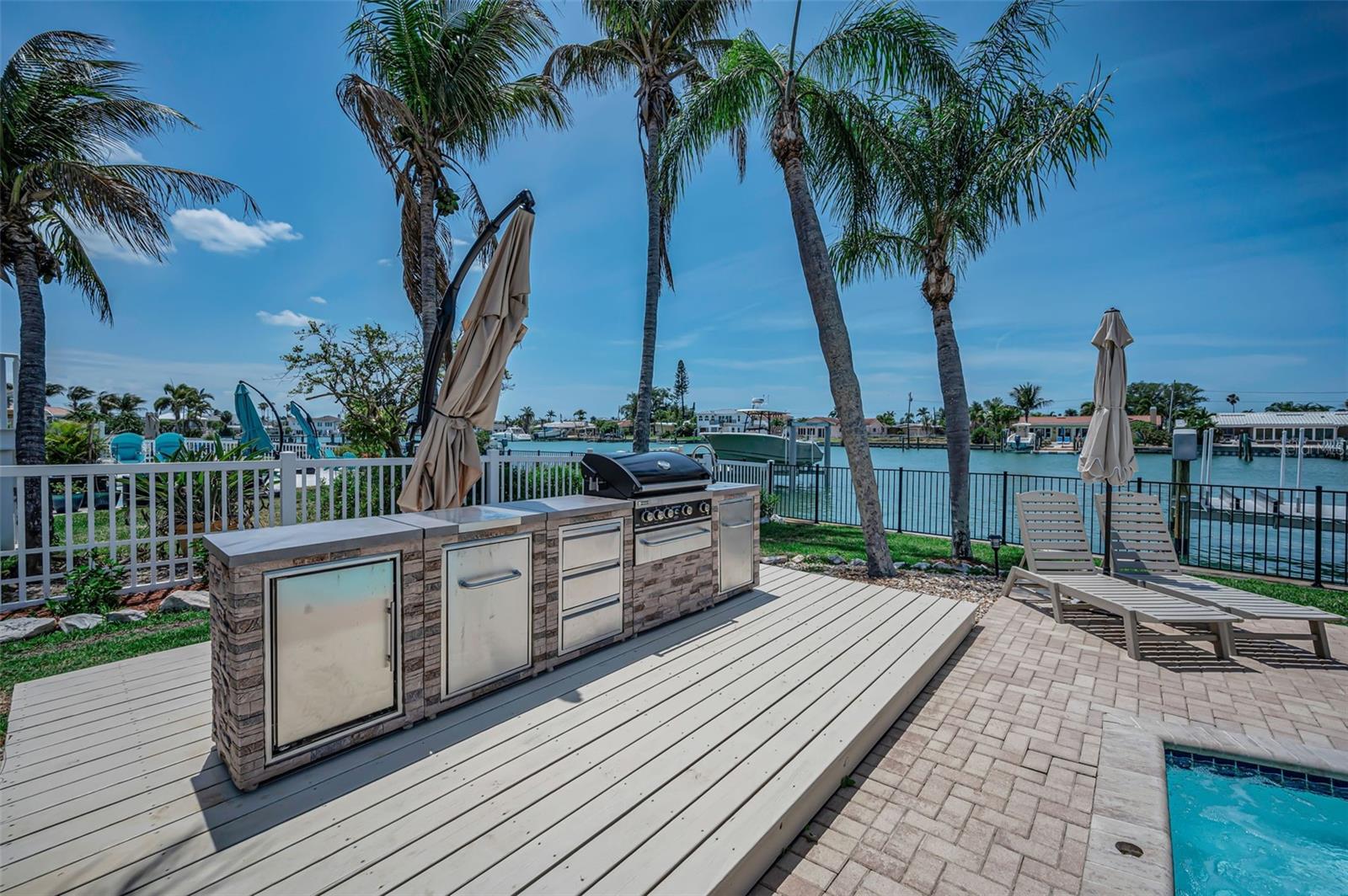 11800 7TH ST E, TREASURE ISLAND, FL, 33706