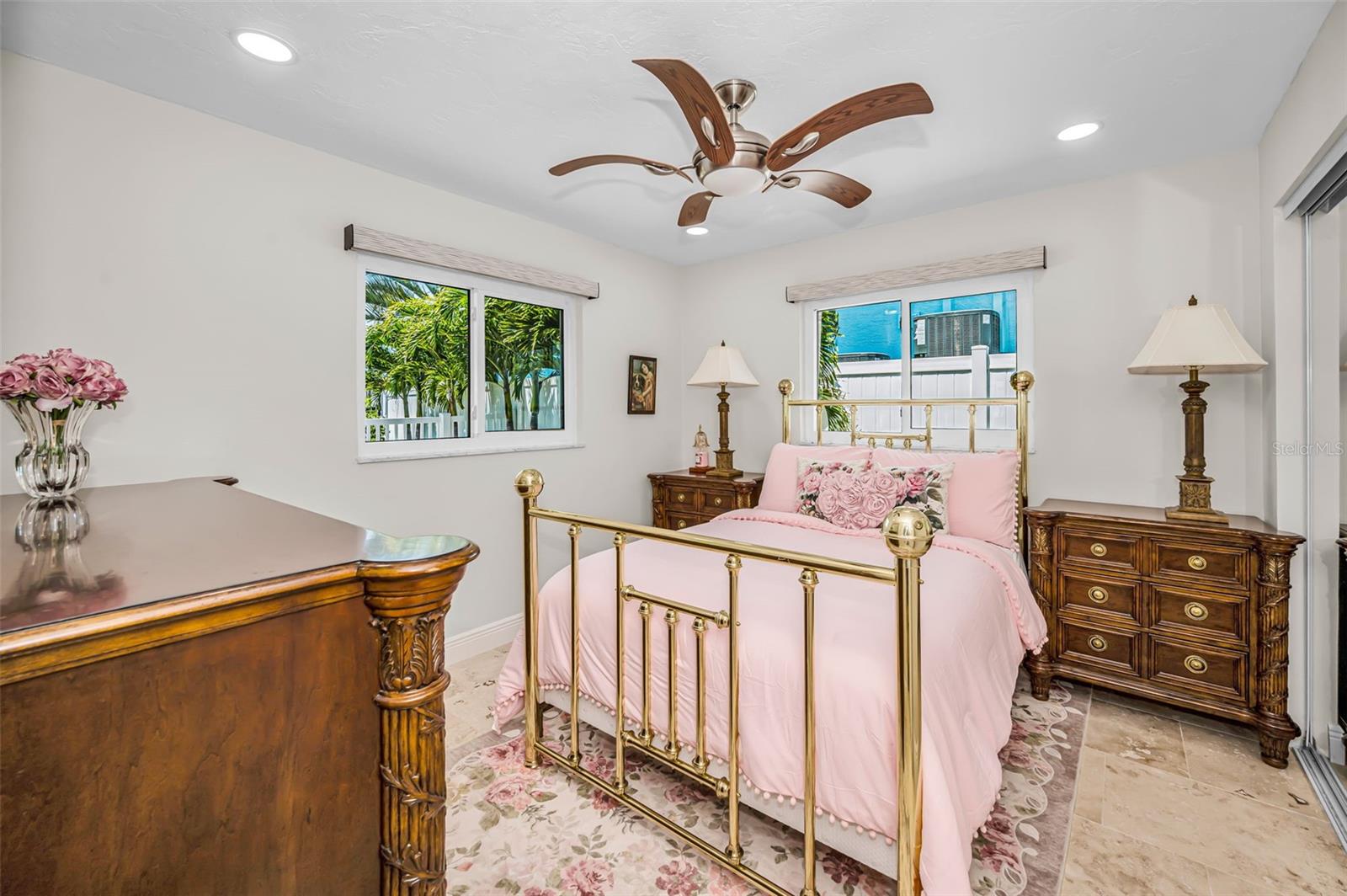 11800 7TH ST E, TREASURE ISLAND, FL, 33706