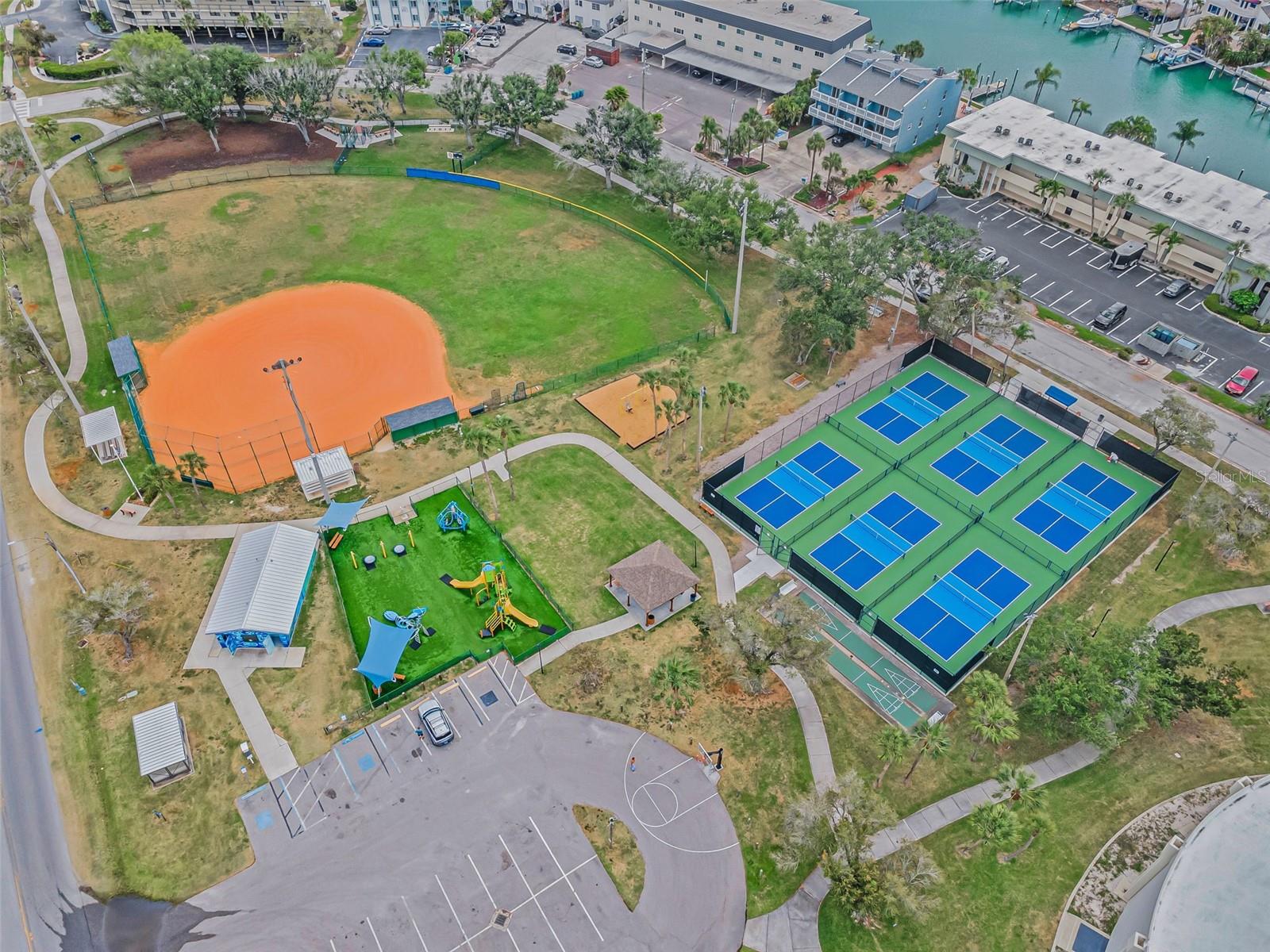 11800 7TH ST E, TREASURE ISLAND, FL, 33706