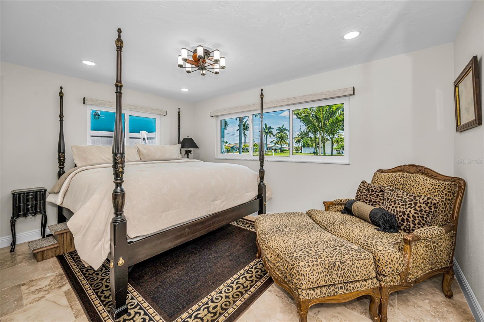 11800 7TH ST E, TREASURE ISLAND, FL, 33706