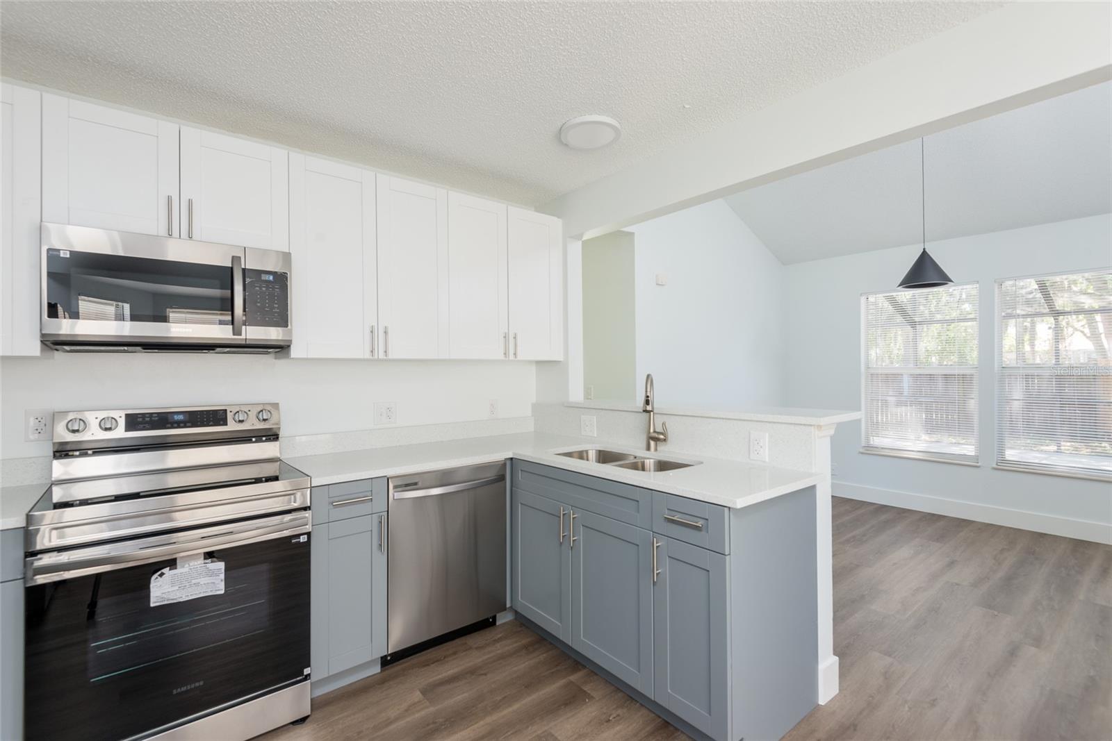 4002 QUAIL BRIAR DR, VALRICO, FL, 33596