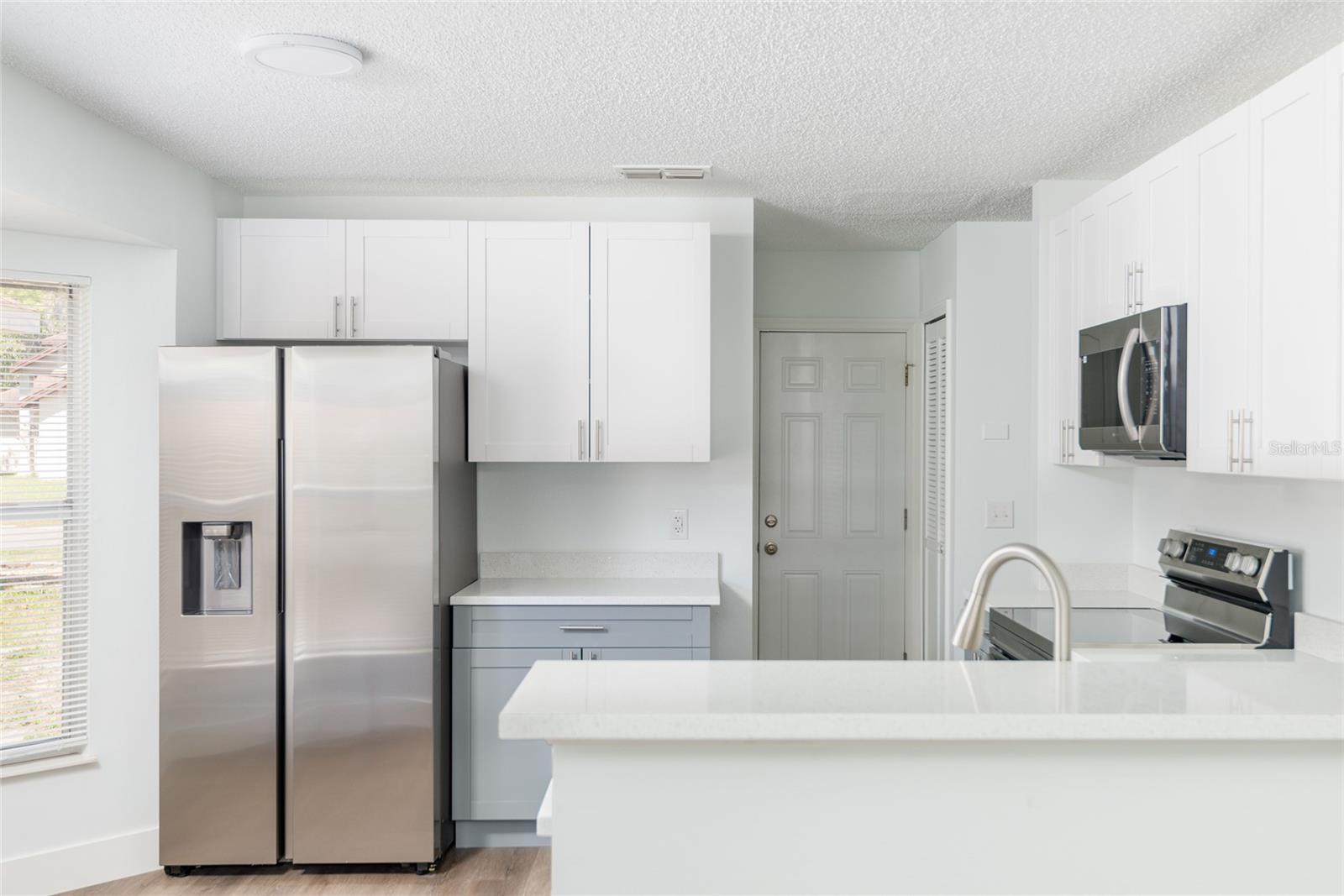 4002 QUAIL BRIAR DR, VALRICO, FL, 33596