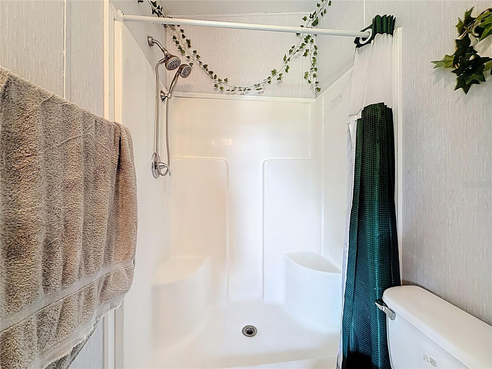 8108 SERGEANT PEPPER DR, HOWEY IN THE HILLS, FL, 34737