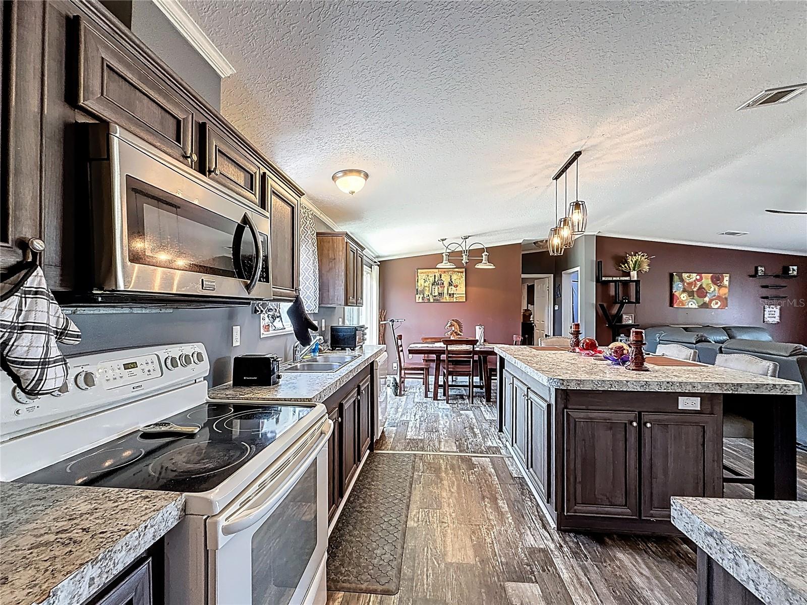 8108 SERGEANT PEPPER DR, HOWEY IN THE HILLS, FL, 34737