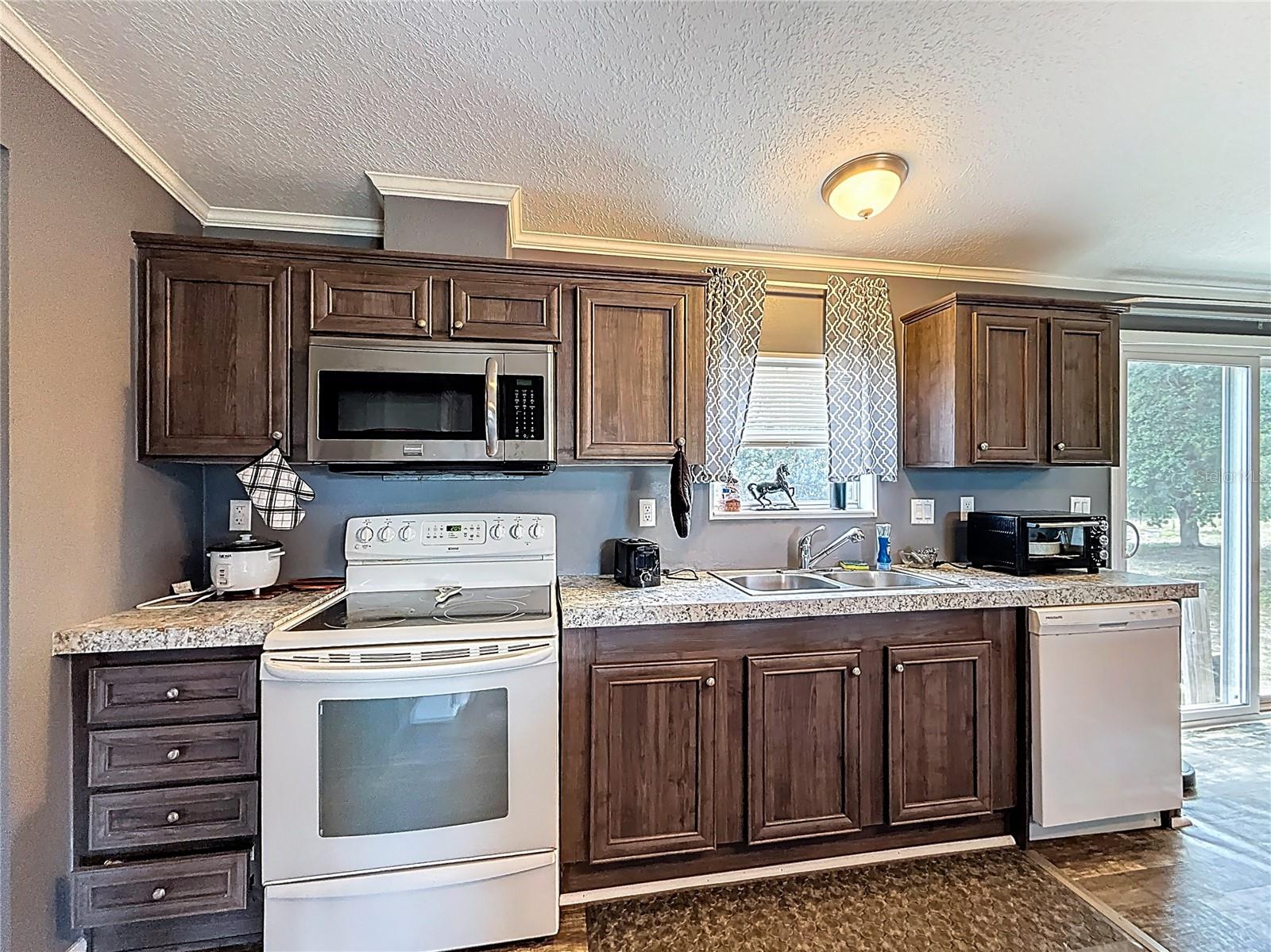 8108 SERGEANT PEPPER DR, HOWEY IN THE HILLS, FL, 34737