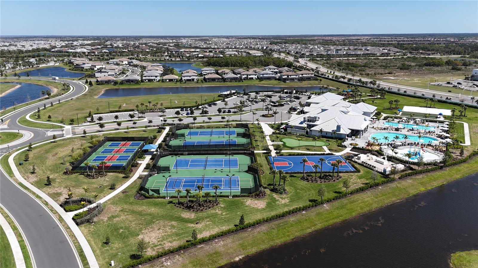 16309 TRADEWIND TER, LAKEWOOD RANCH, FL, 34211