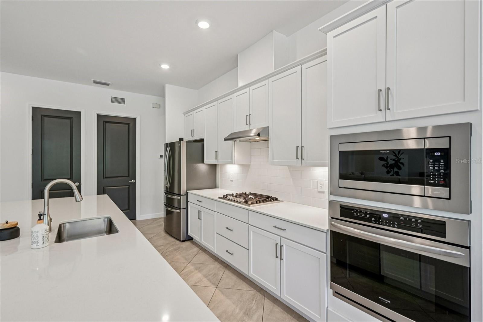 16309 TRADEWIND TER, LAKEWOOD RANCH, FL, 34211