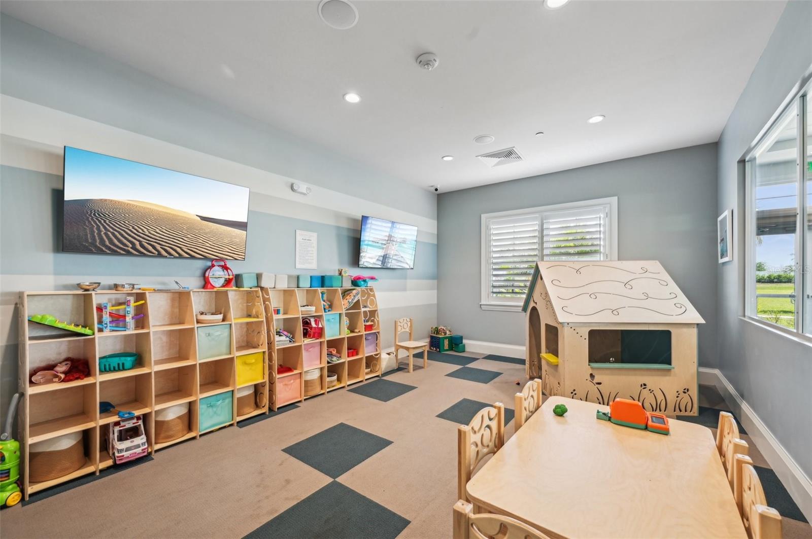 16309 TRADEWIND TER, LAKEWOOD RANCH, FL, 34211