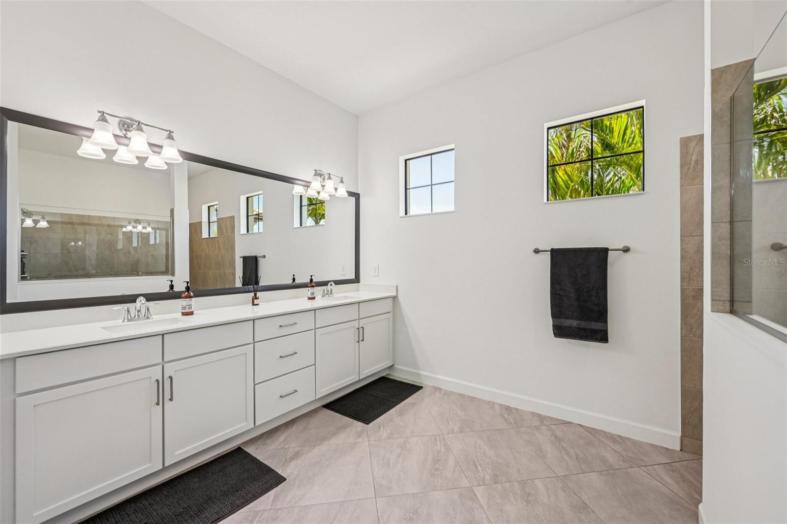 16309 TRADEWIND TER, LAKEWOOD RANCH, FL, 34211