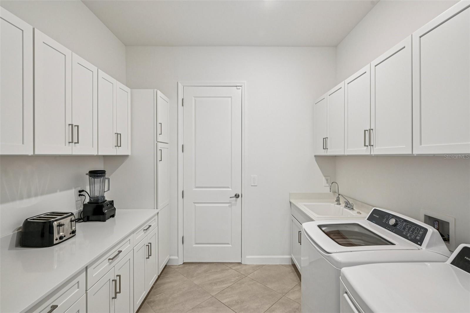 16309 TRADEWIND TER, LAKEWOOD RANCH, FL, 34211