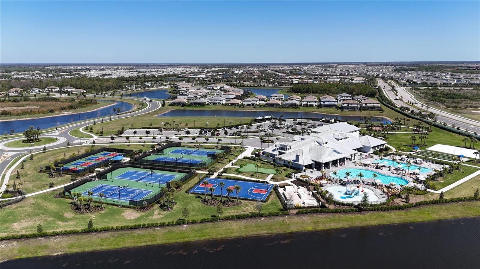 16309 TRADEWIND TER, LAKEWOOD RANCH, FL, 34211