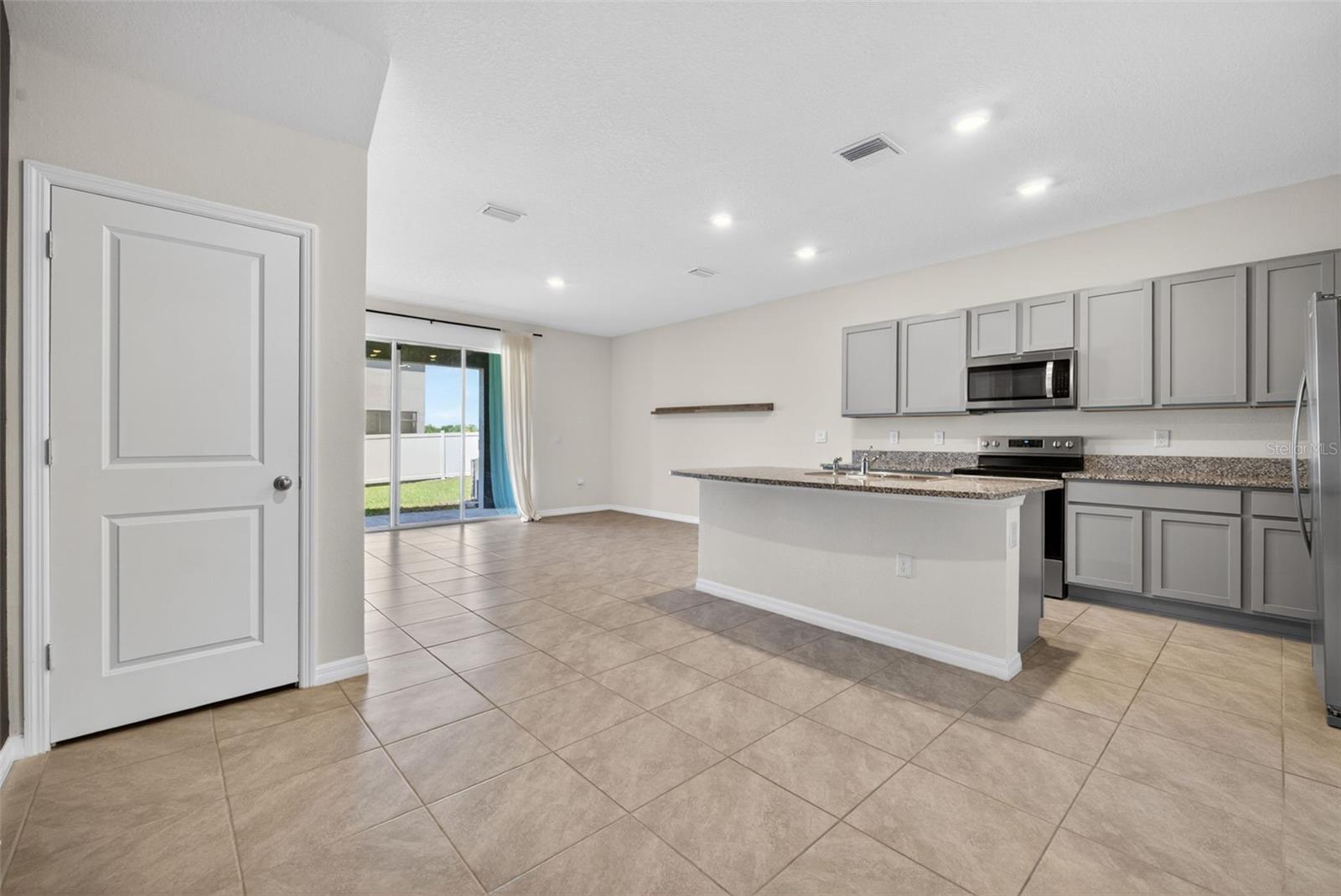 33105 MAJOR OAK DR, WESLEY CHAPEL, FL, 33545