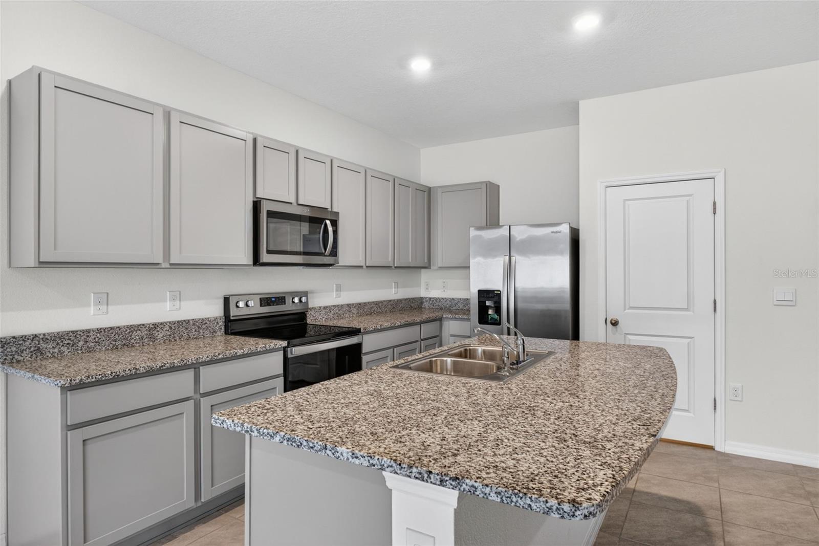 33105 MAJOR OAK DR, WESLEY CHAPEL, FL, 33545