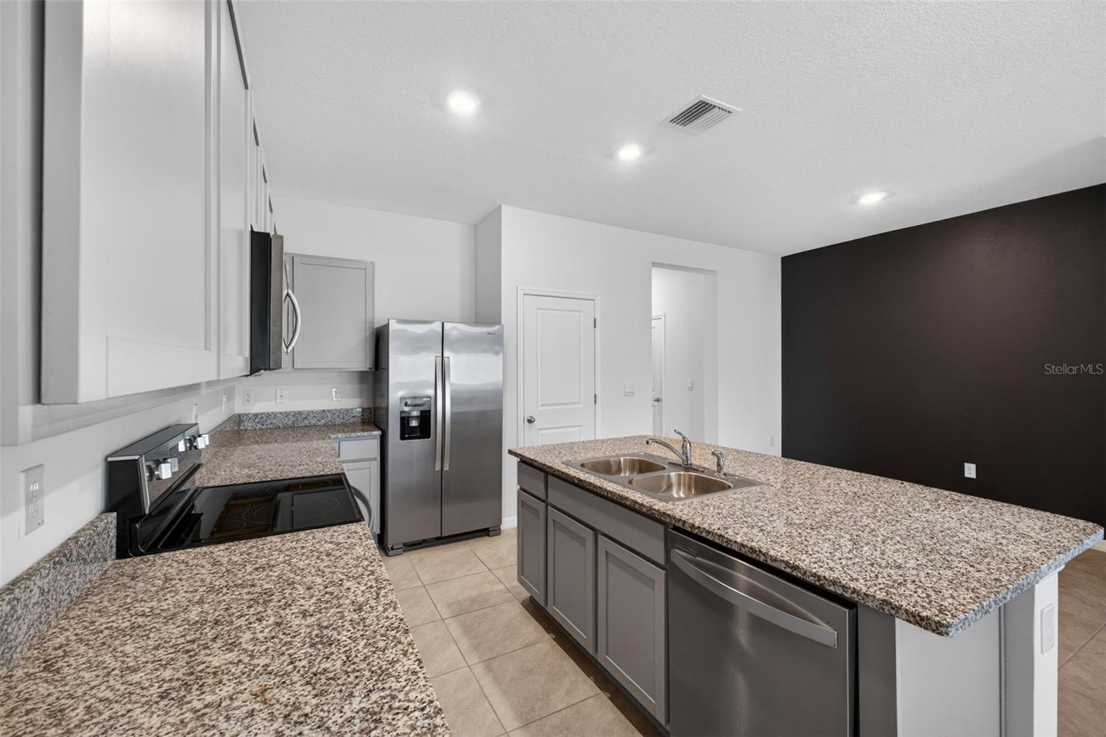 33105 MAJOR OAK DR, WESLEY CHAPEL, FL, 33545