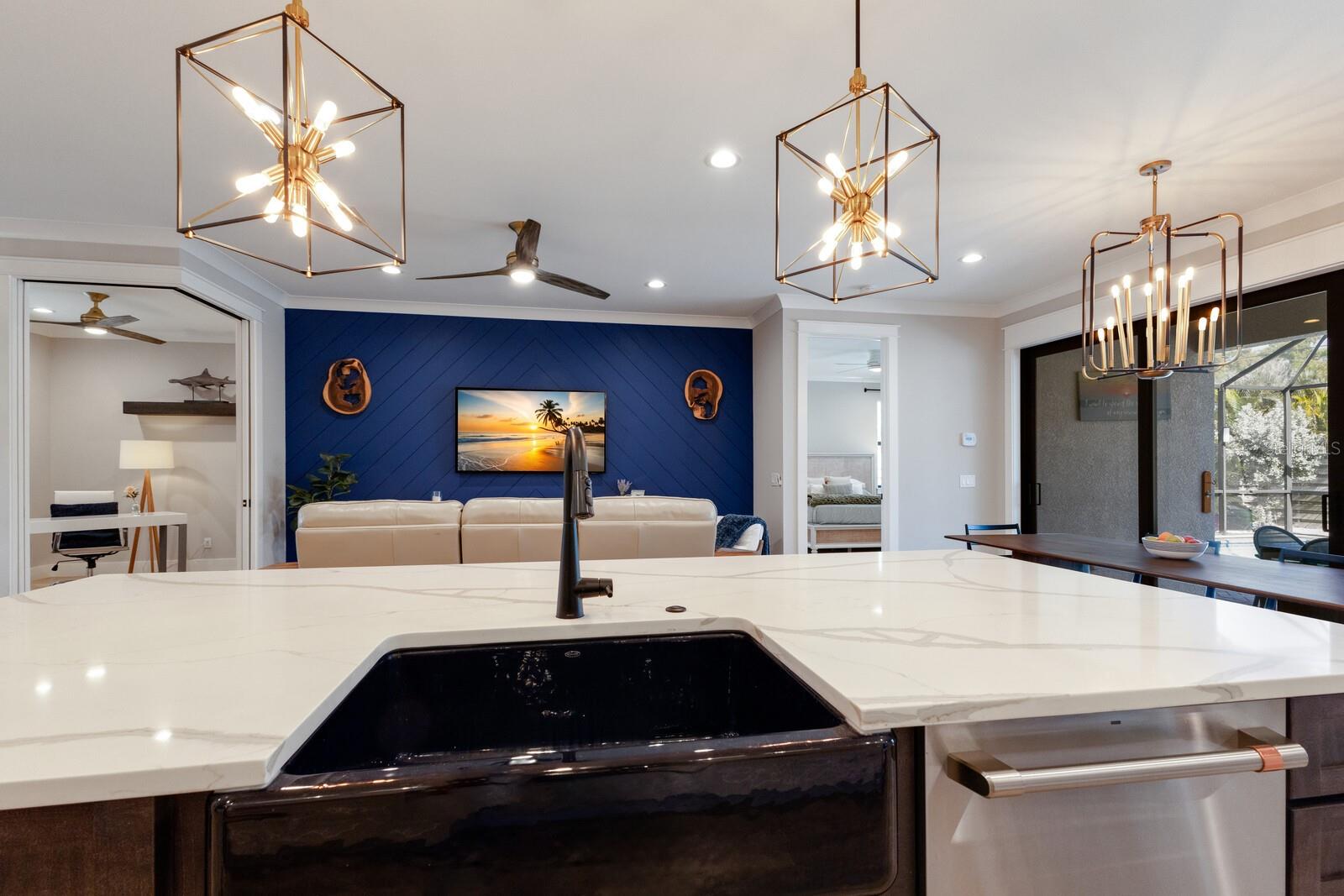 2823 MARSHALL DR, SARASOTA, FL, 34239