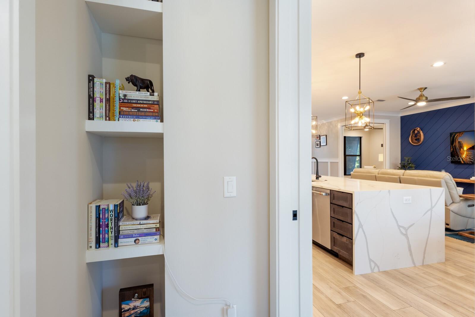 2823 MARSHALL DR, SARASOTA, FL, 34239