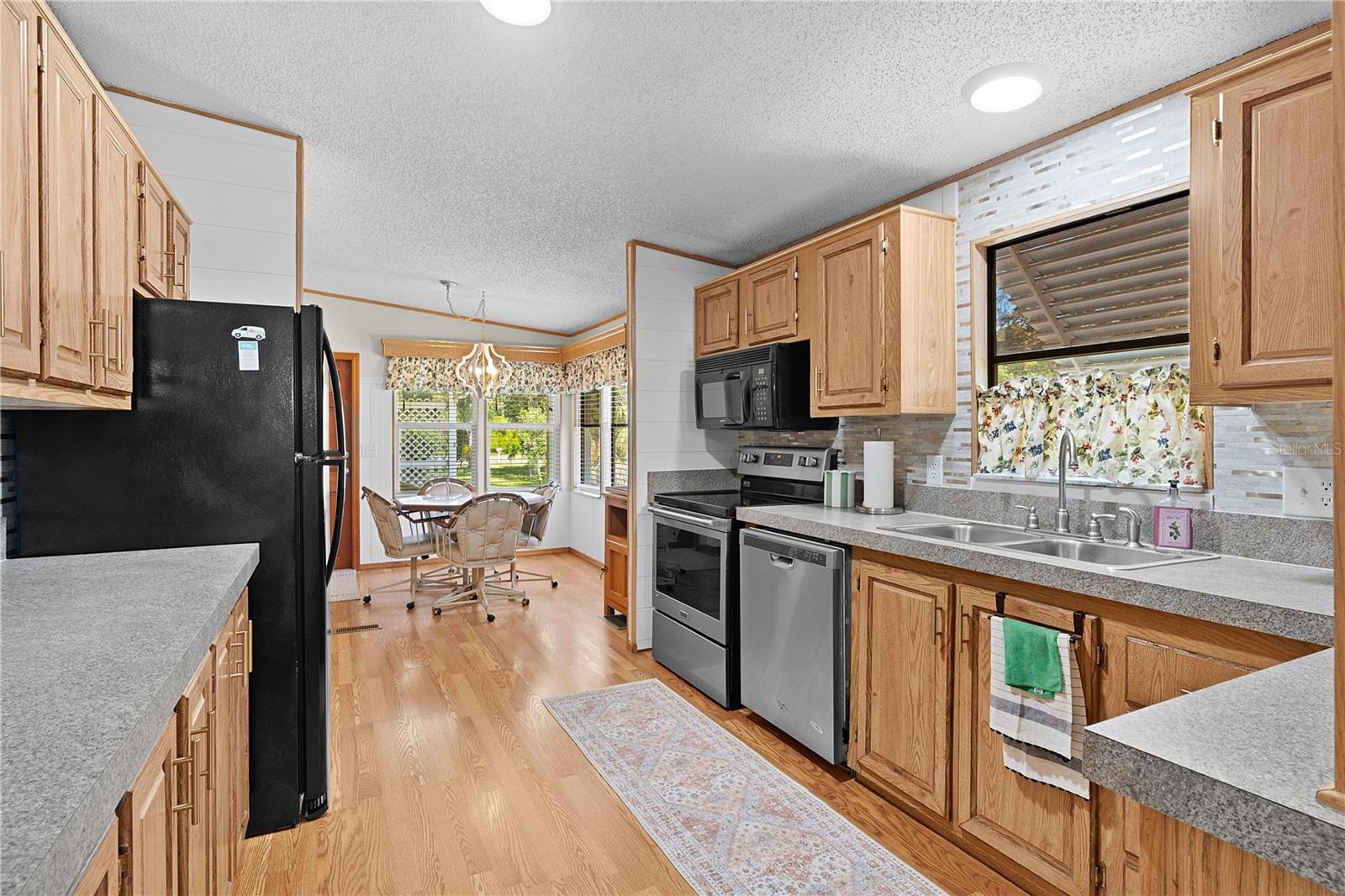 13904 COUNTY ROAD 109D, LADY LAKE, FL, 32159