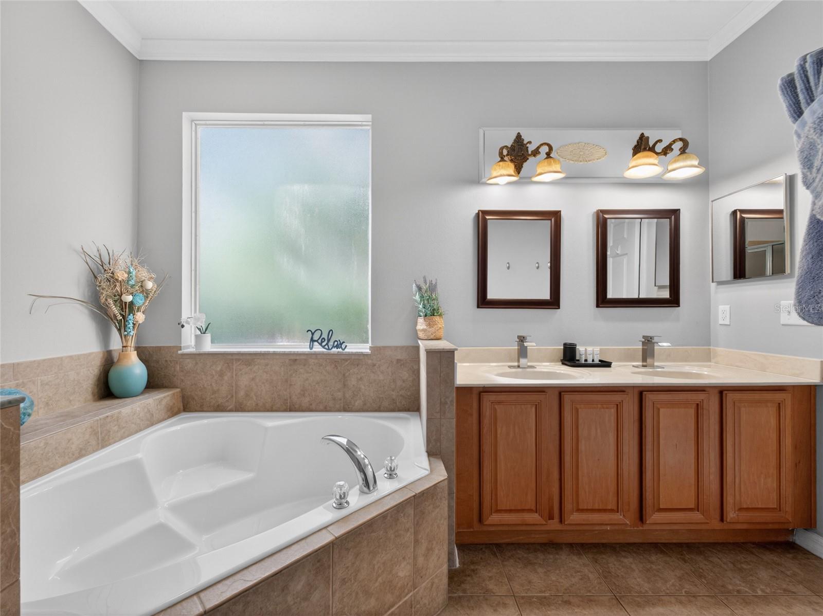 242 SOLANA CIR, DAVENPORT, FL, 33897