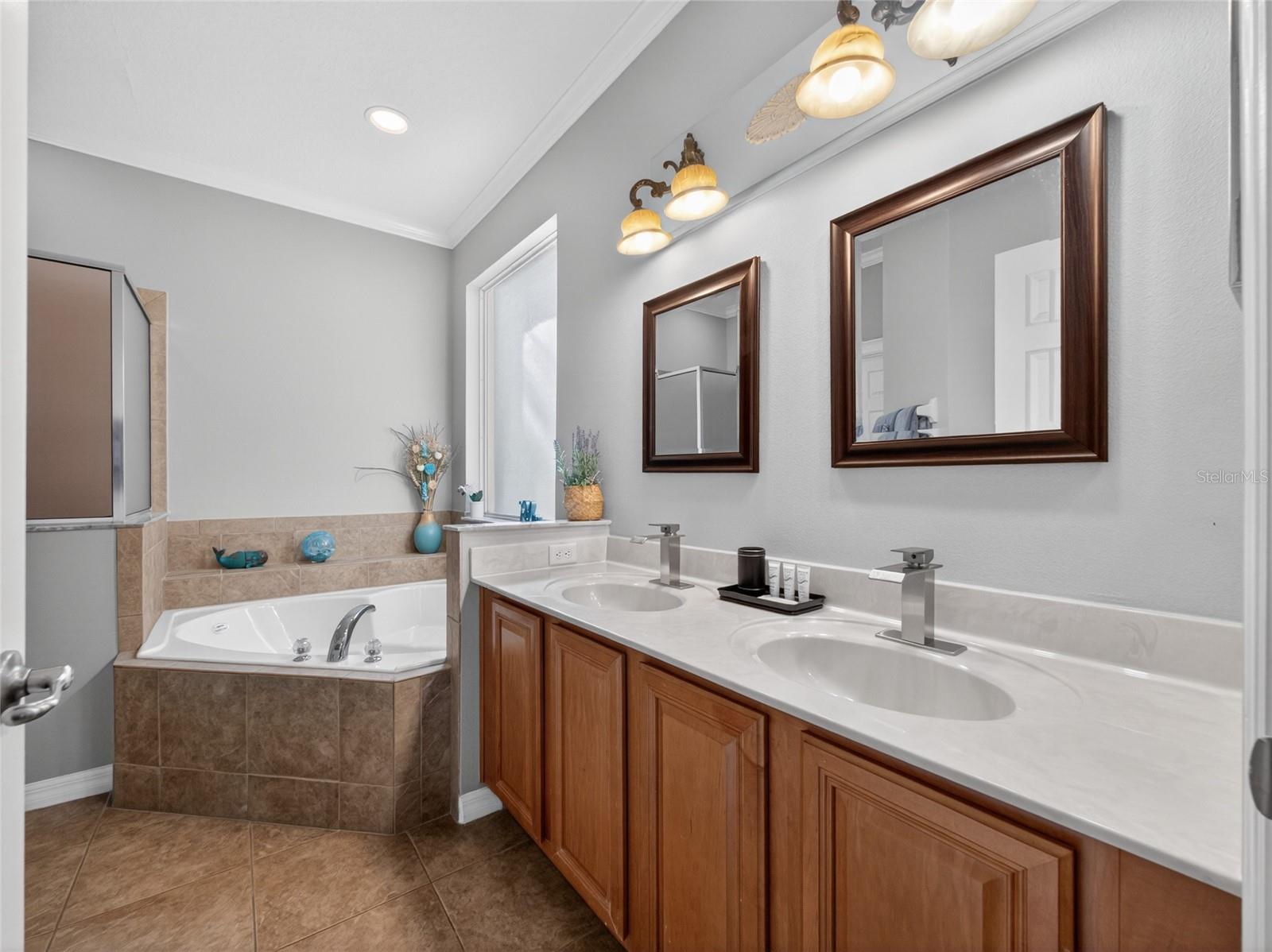 242 SOLANA CIR, DAVENPORT, FL, 33897