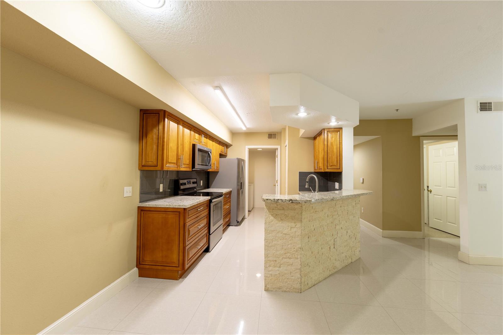 738 CREST PINES DR #714, ORLANDO, FL, 32828