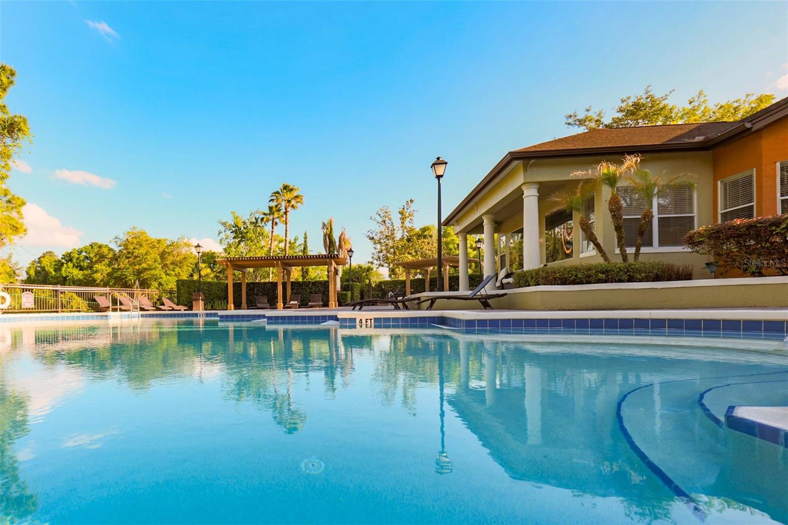 738 CREST PINES DR #714, ORLANDO, FL, 32828