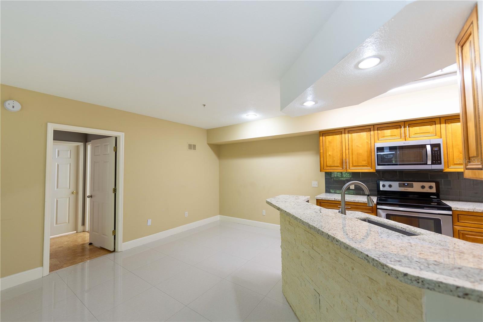 738 CREST PINES DR #714, ORLANDO, FL, 32828