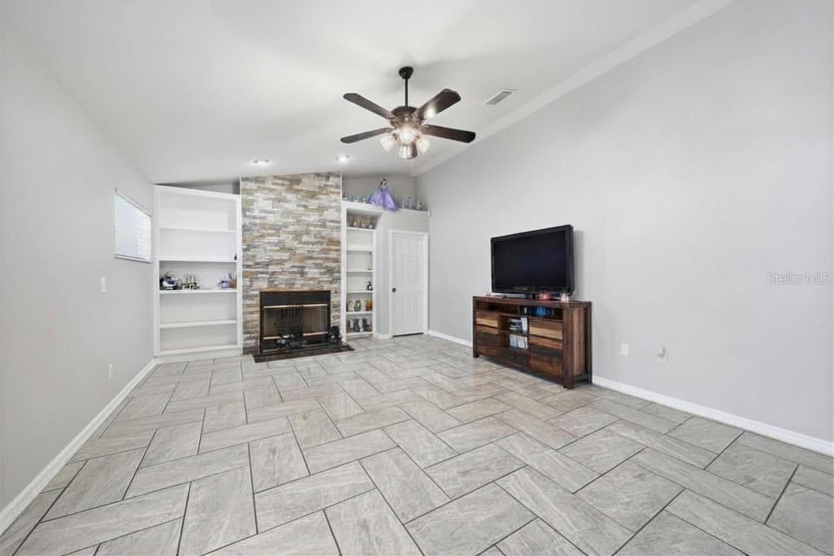 2305 MARSEILLE CT, VALRICO, FL, 33596