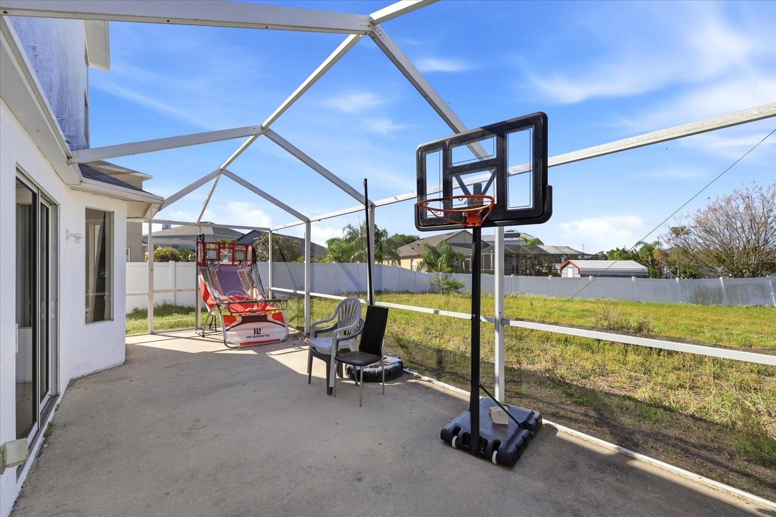 8123 CANTERBURY LAKE BLVD, TAMPA, FL, 33619