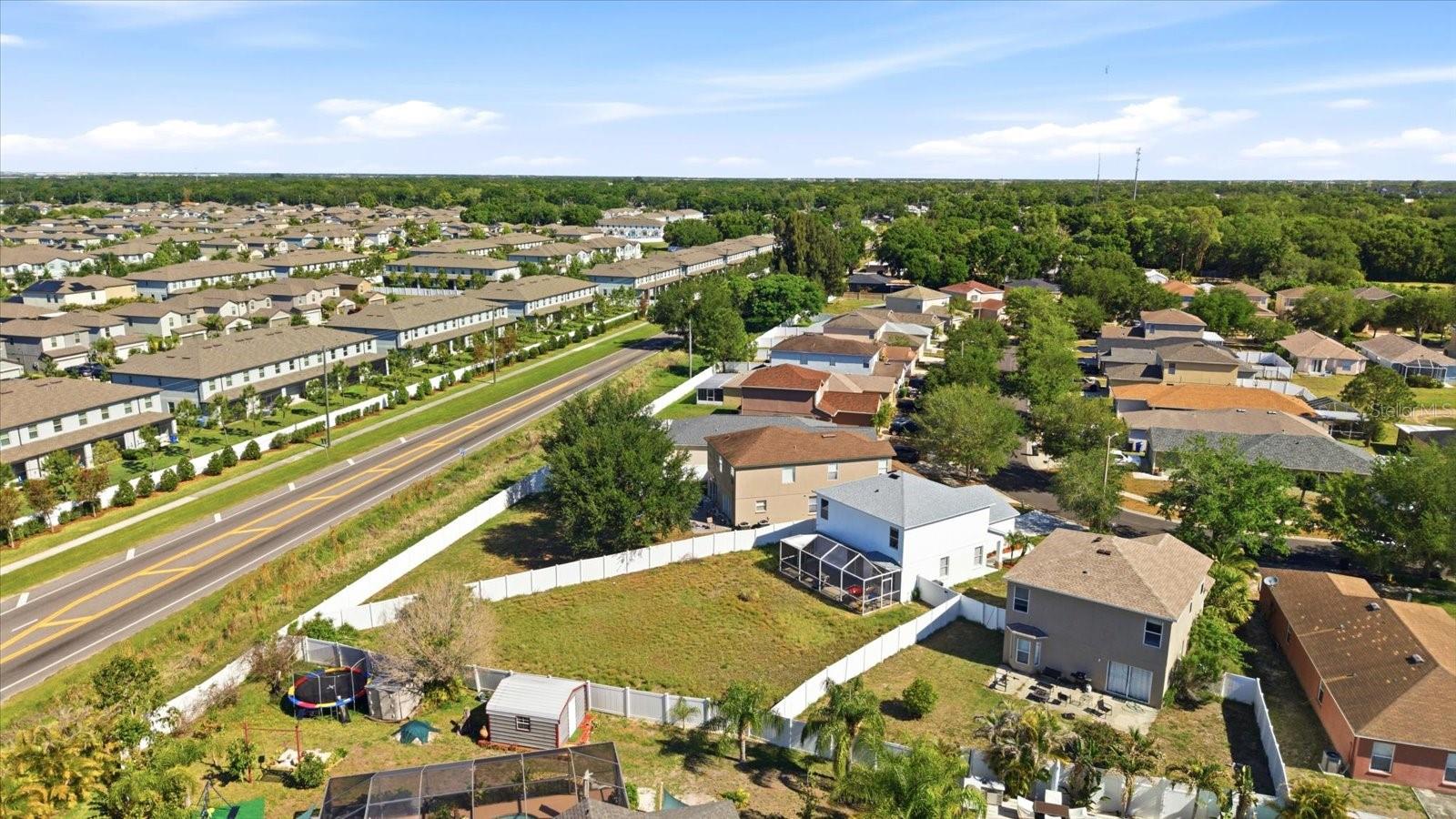 8123 CANTERBURY LAKE BLVD, TAMPA, FL, 33619