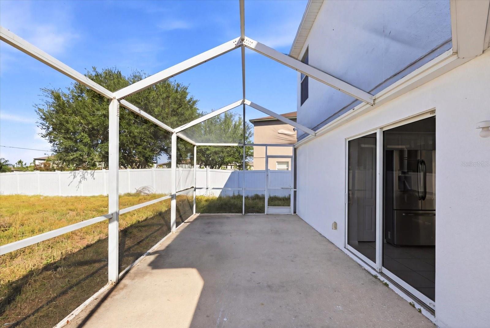 8123 CANTERBURY LAKE BLVD, TAMPA, FL, 33619